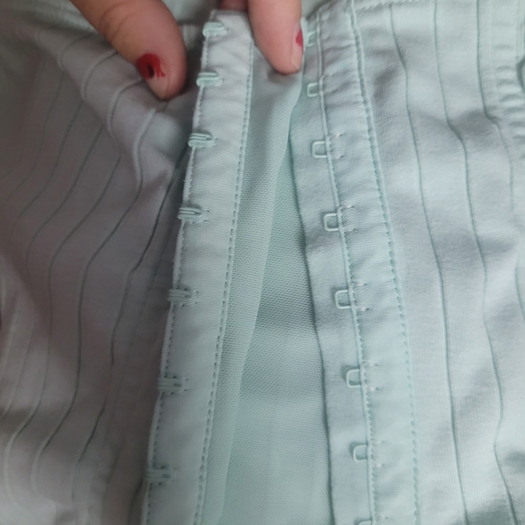 No Boundaries Mint Green Crop Top - Picture 3 of 5